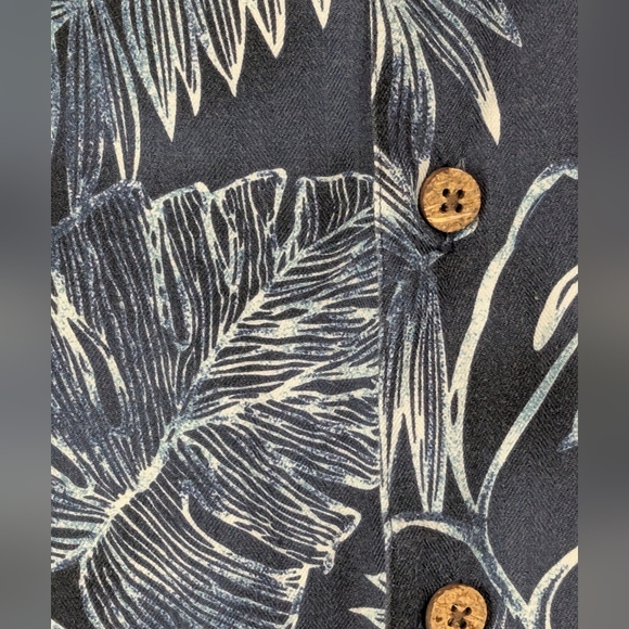 Caribbean Medium Silk/Cotton Blend Button Down Shirt Hawaiian Navy/White - Picture 5 of 9